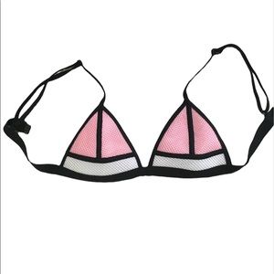 pink and white triangl top